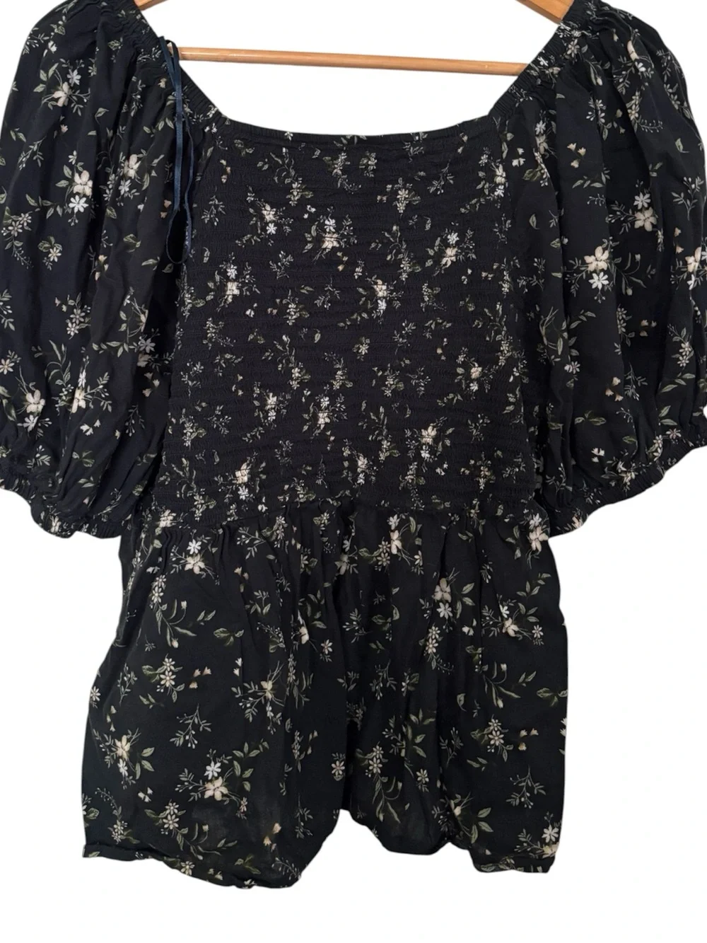 💥 Old Navy Puff-Sleeve Smocked Floral-Print Swing Blouse